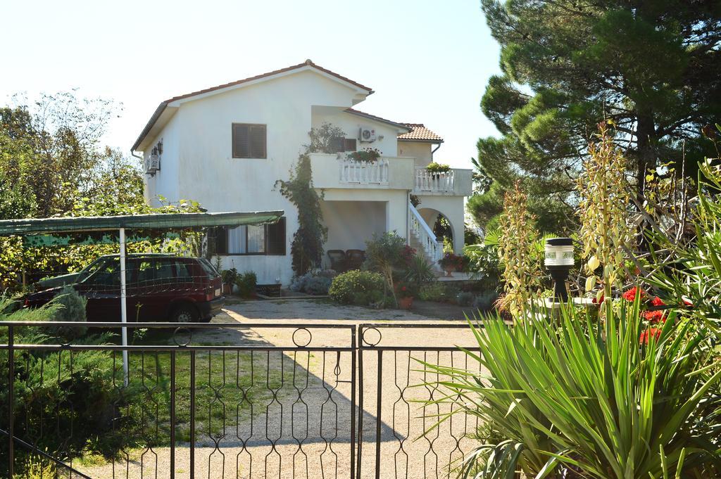 Apartments Stivic Pinezići Dış mekan fotoğraf